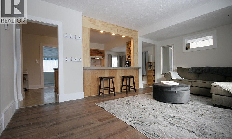 960 Nicola Street Ka...