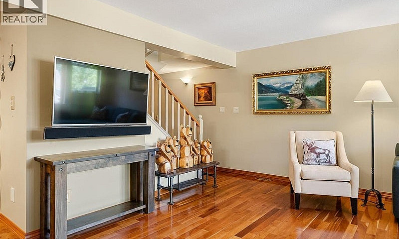 29 2641 Whistler Roa...