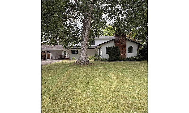 4936 4 Avenue Delta,...