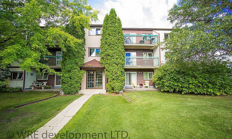 Park Villa West: Cou...