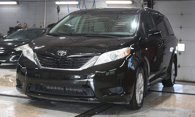 2017 Toyota Sienna L...