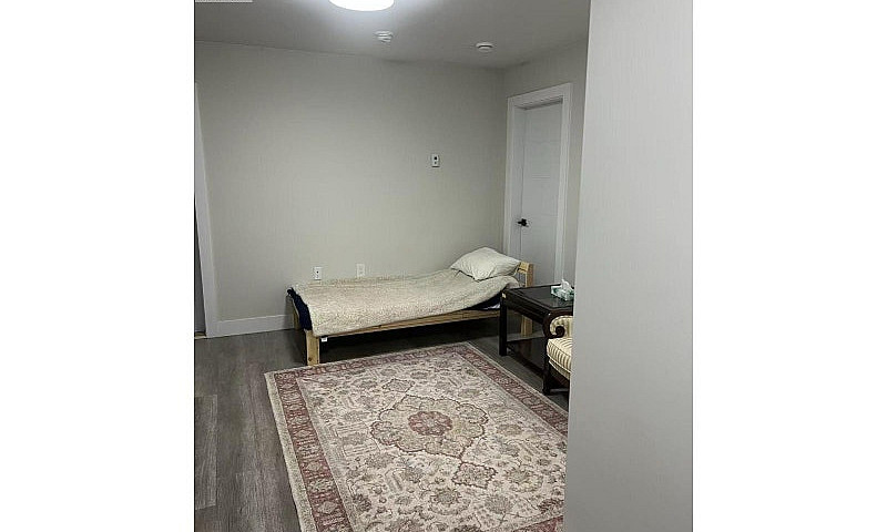 Bachelor Suite 16Xx ...