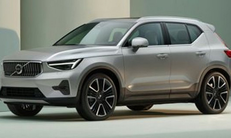 2023 Volvo Xc40 Plus...