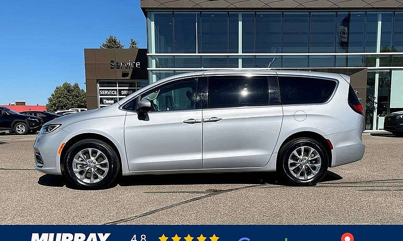 2023 Chrysler Pacifi...