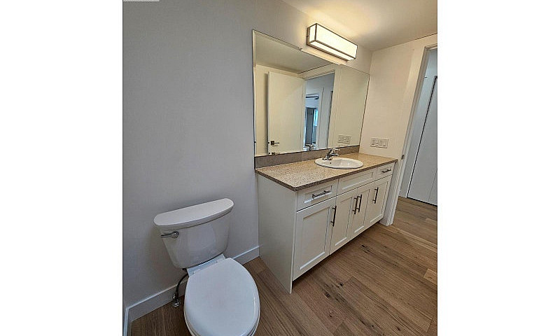 578 Lakeshore Drive ...