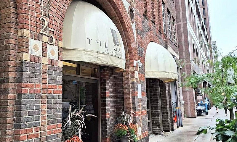 25 Grenville Street ...