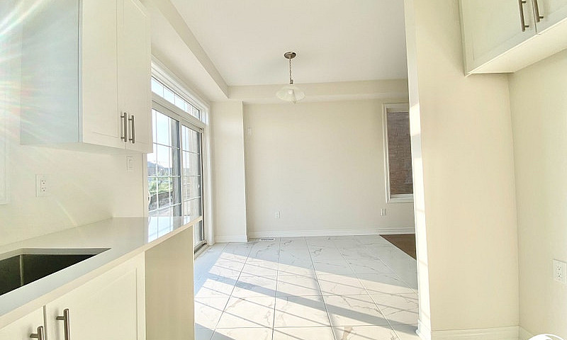 3 Bed 3 Bath - Detac...