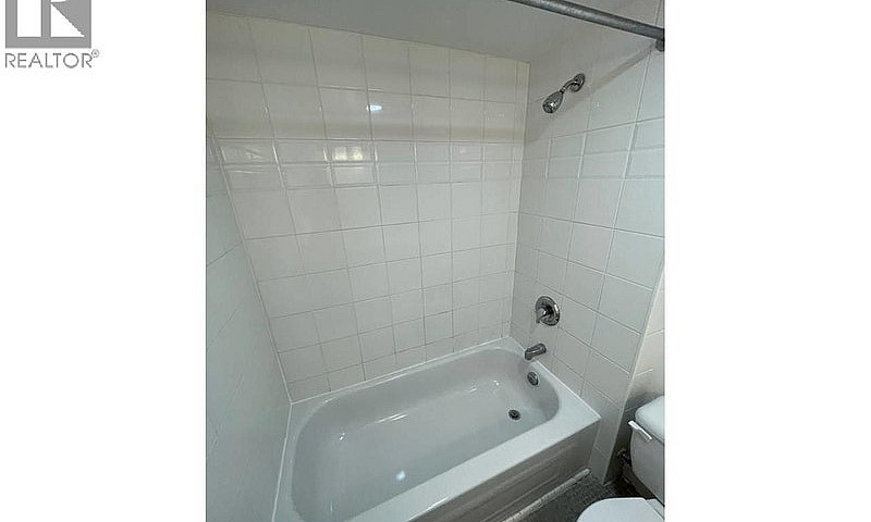 802 5450 Vine Street...