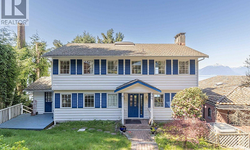 4 Strachan Point Roa...