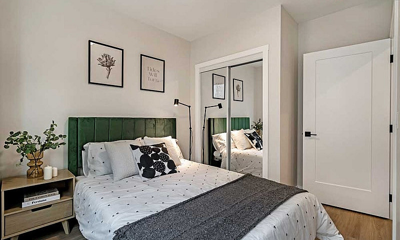 Downtown 2-Bedroom –...
