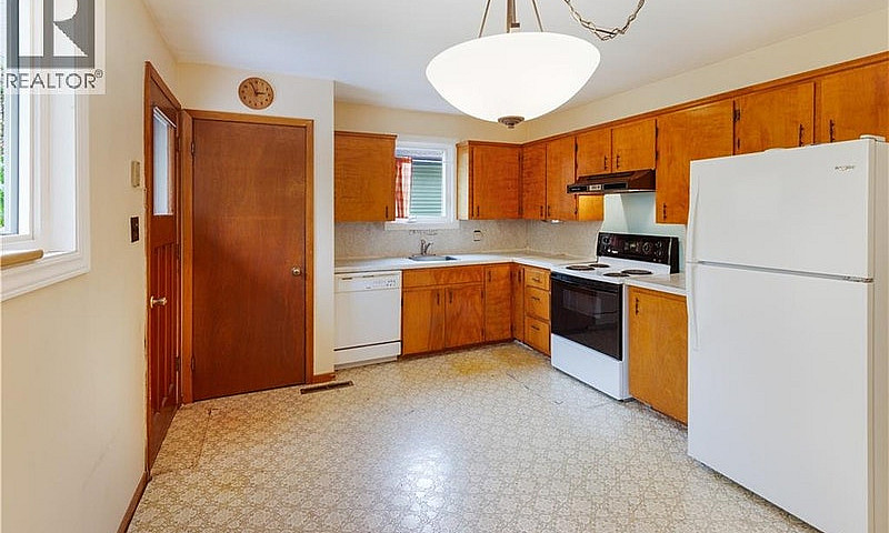 27 Brewster Street R...