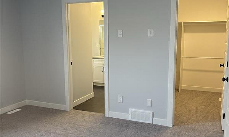 New Build Family Hom...