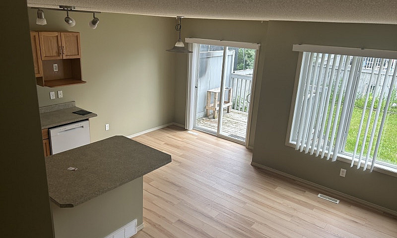 3 Bedrooms, 1.5 Bath...