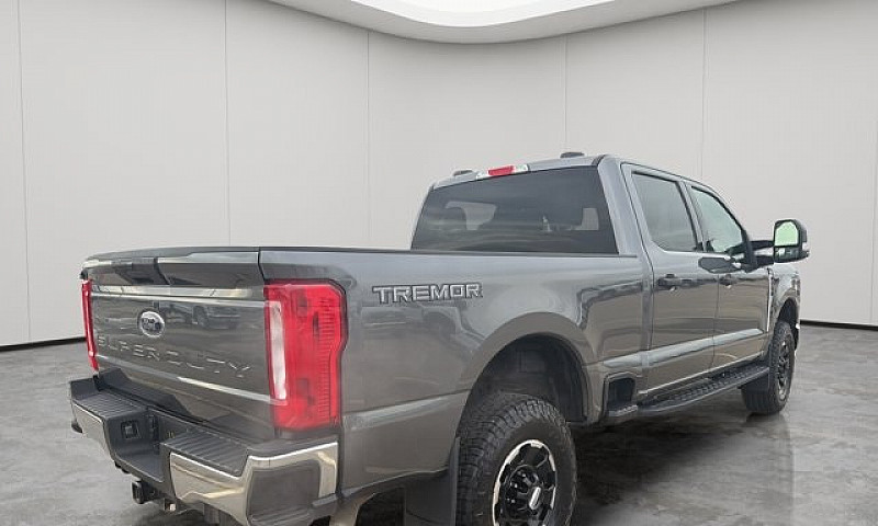 2025 Ford Super Duty...
