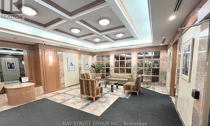 25 Grenville Street ...