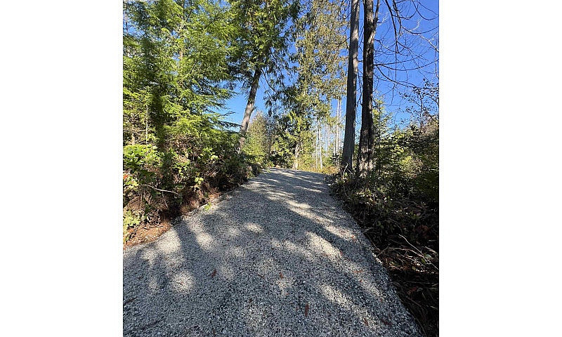 13623 Lee Road Garde...