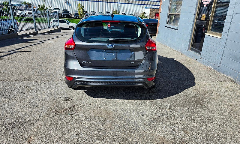 2017 Ford Focus Se *...