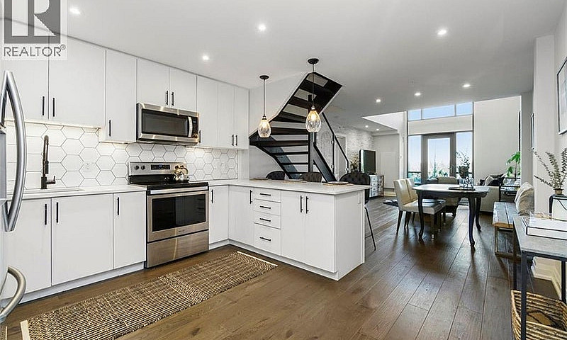 65 Yorkland Boulevar...