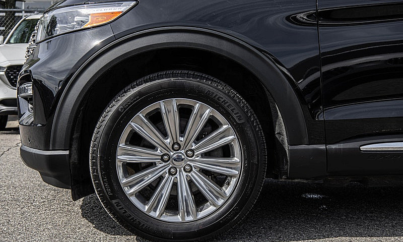 2022 Ford Explorer L...