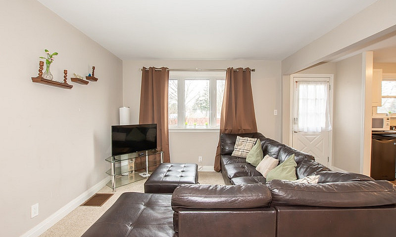 5721 Strathmore Cres...