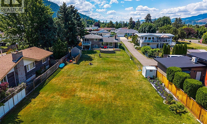 331 Lakeshore Drive ...