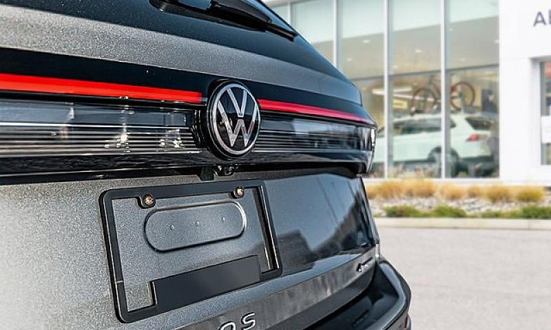 2025 Volkswagen Taos...