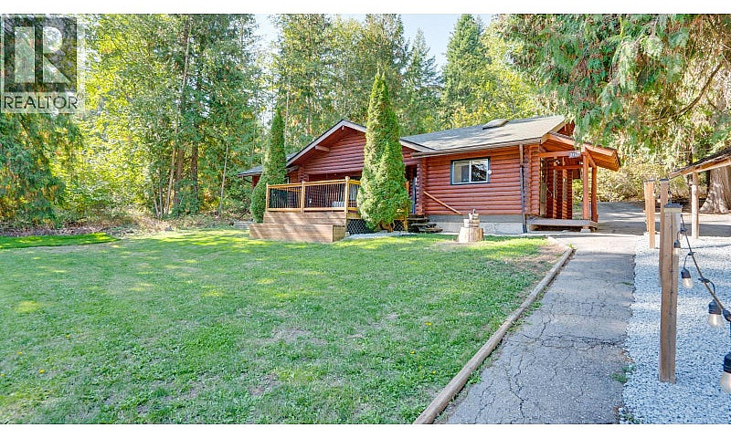 2452 Forest Drive Bl...