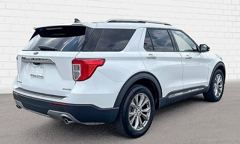 2023 Ford Explorer L...