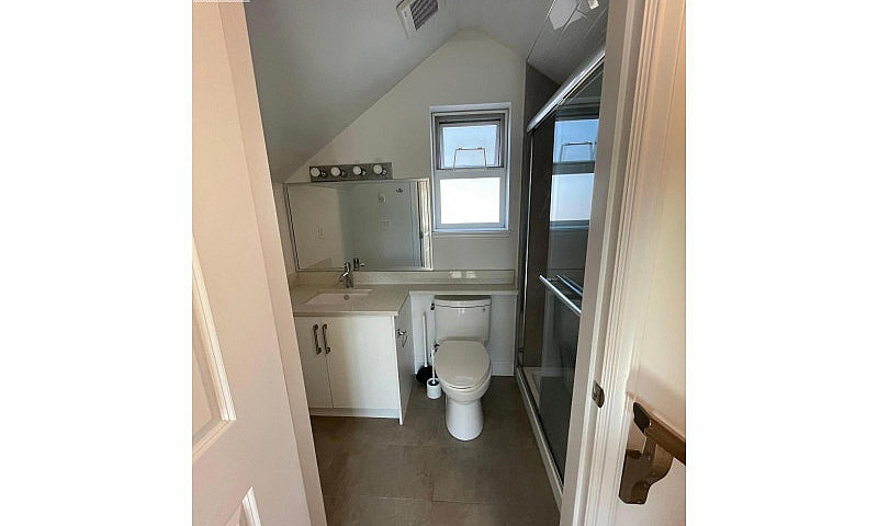617 E 65Th Avenue Va...