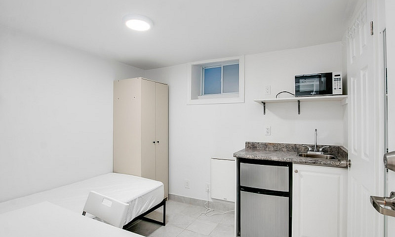 Private Furnished St...