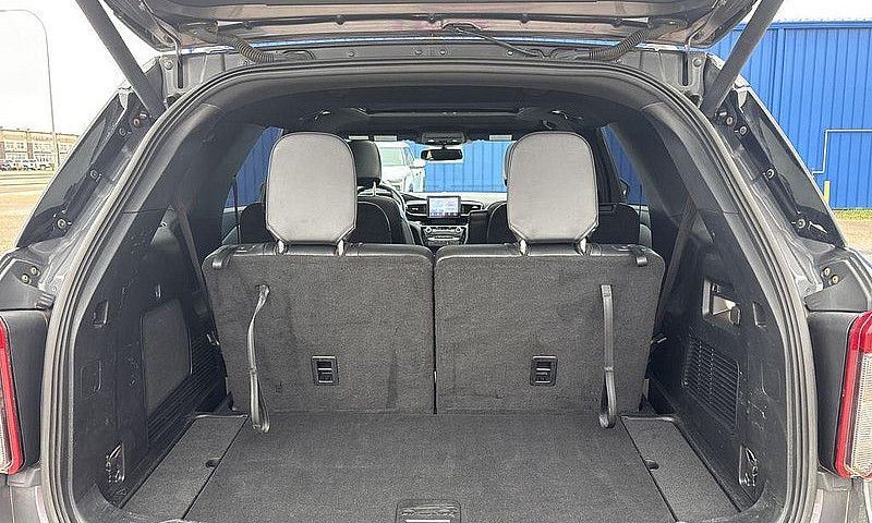 2022 Ford Explorer S...