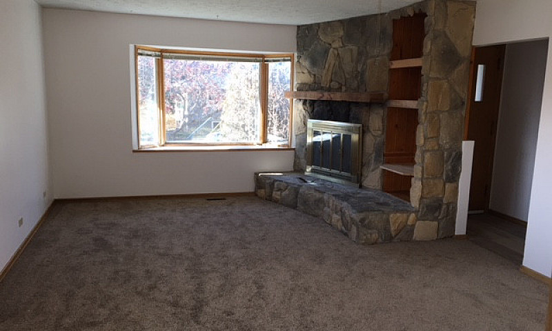 3 Beds, 1 Bath Main ...