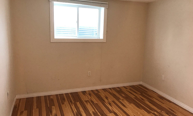 Like New 2 Br In Mar...