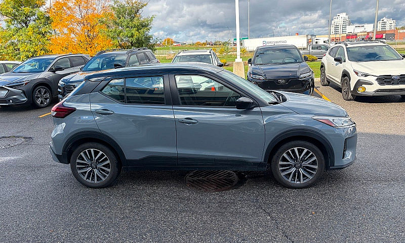 2023 Nissan Kicks Sv...