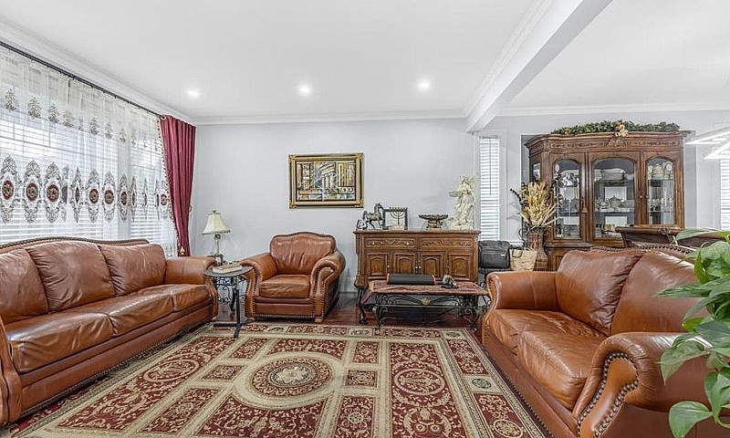 15039 69 Avenue Surr...