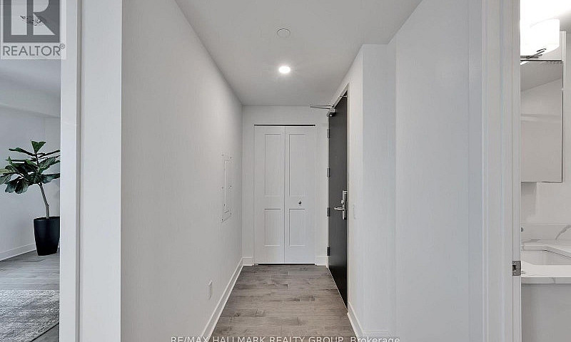 1407 - 180 George St...