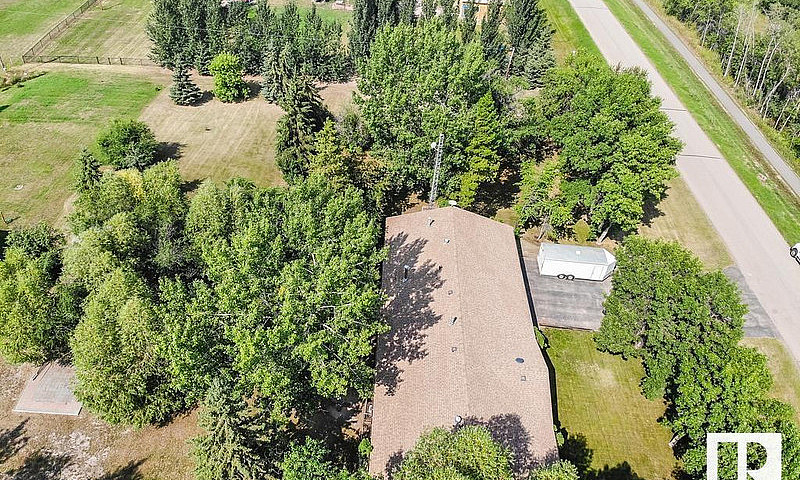 #404 46410 Twp Rd 61...
