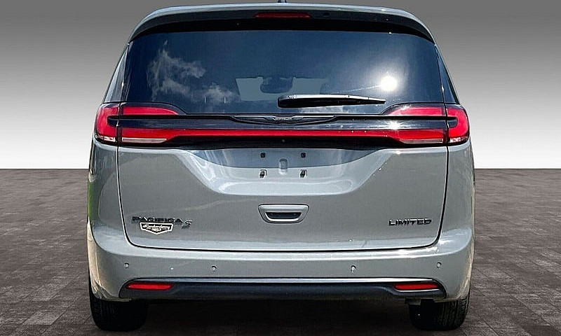 2025 Chrysler Pacifi...