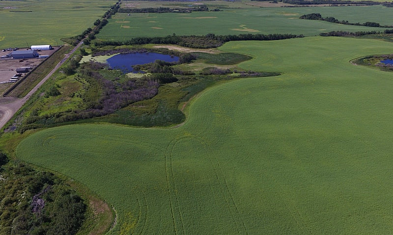 Lloydminster, 300 Ac...