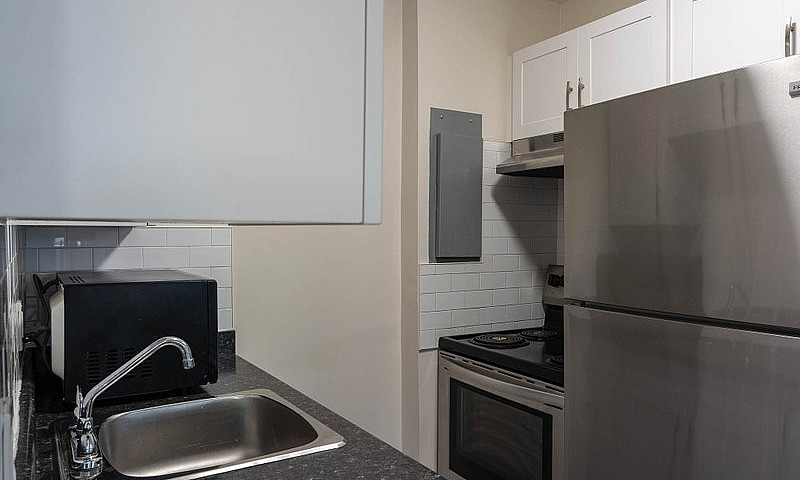 Sarnia 1 Bedroom Apa...