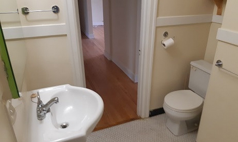1 Roslyn Rd-  Locarn...