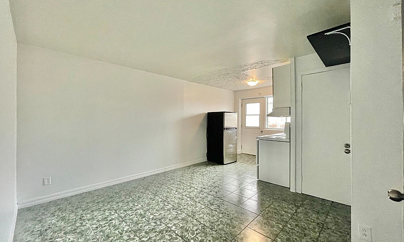 Studio Longueuil - T...