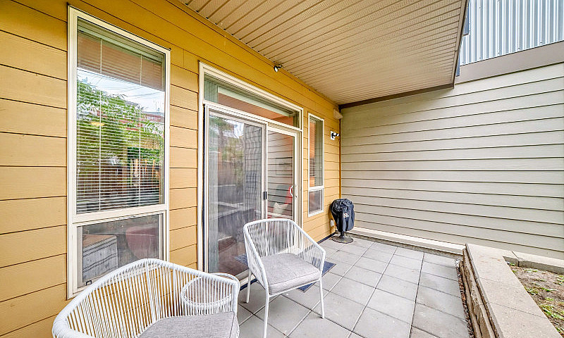 1 Bedroom + Den In P...