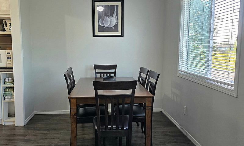 Fully Furnished 4 Be...