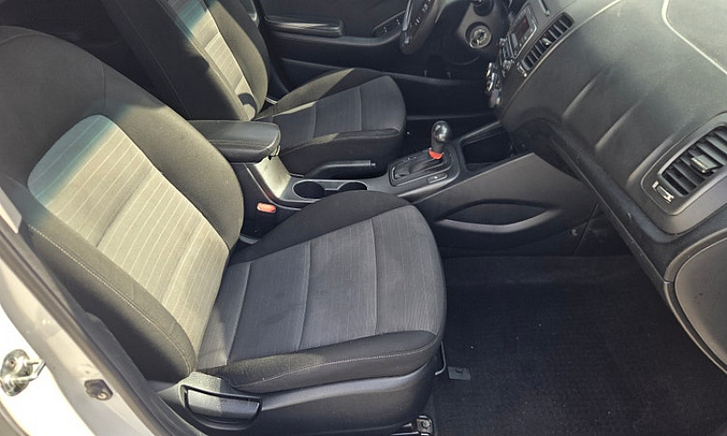 2016 Kia Forte 5-Doo...