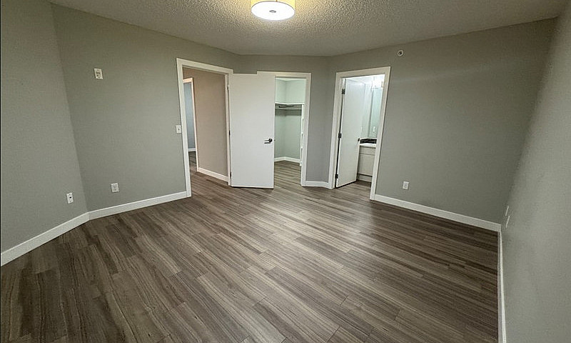 2 Bedroom 2 Bath - H...