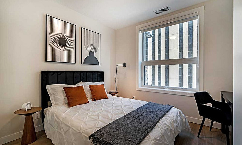 Downtown 2-Bedroom –...