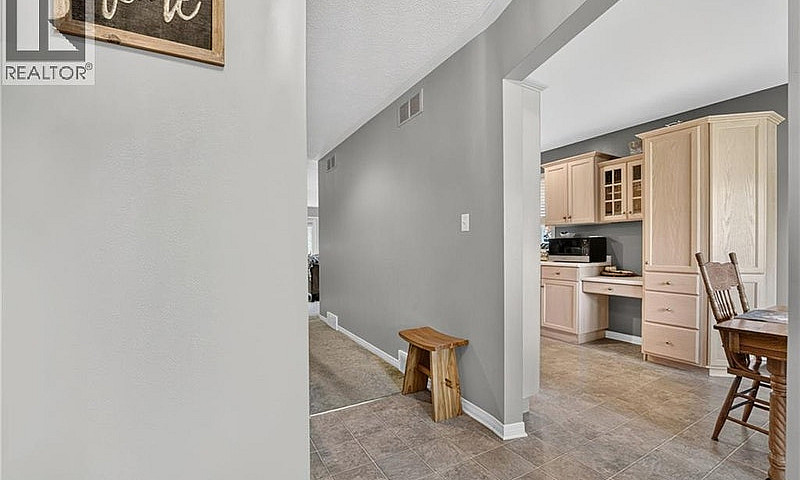 13 Barton Street Cay...