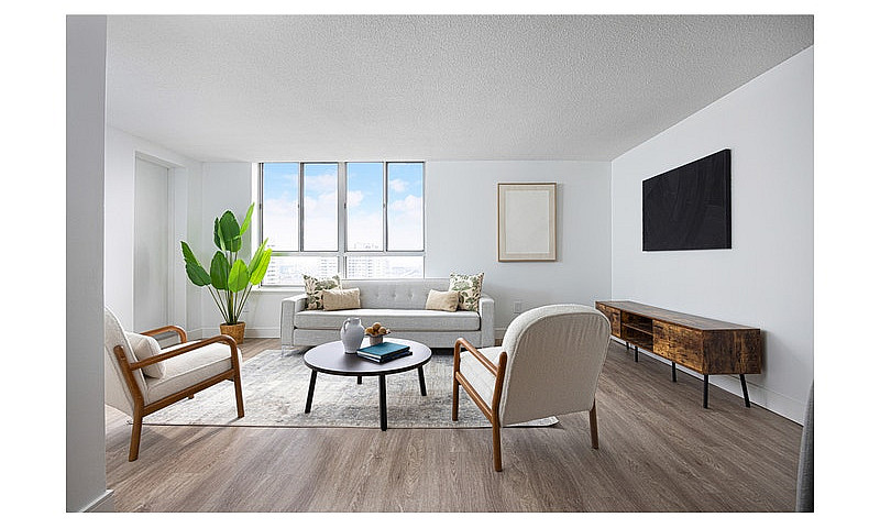 2 Large Bedroom Apar...