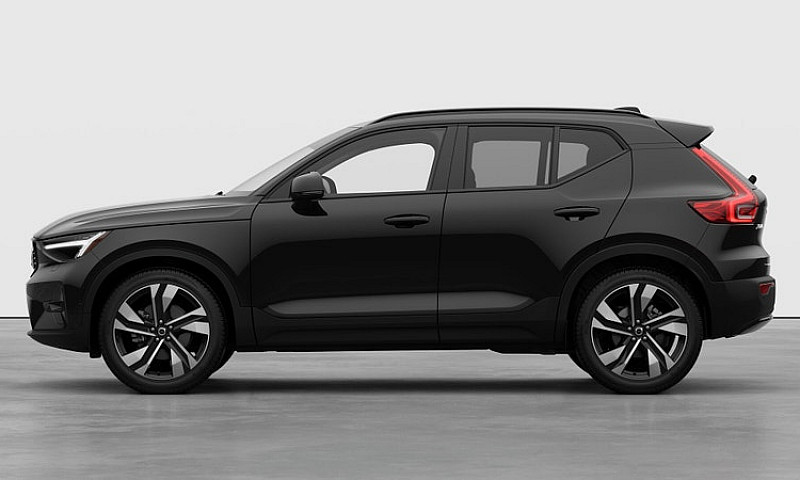 2026 Volvo Xc40...